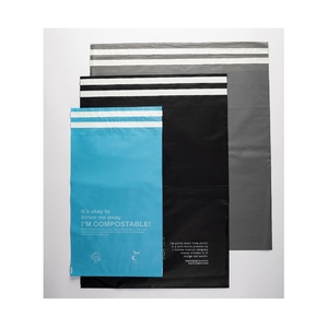 Sacs d'expédition biodégradables et compostables avec logo personnalisé, enveloppes en plastique pour colis, vêtements et envois postaux. - Product Image 1