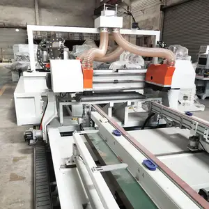 Automatische Cnc Houten Paneeldeur Vierzijdige Zaagmachine Voor Vierkante Afmetingen Snijhouten Deur