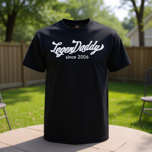 T-shirt Legendaddy Since 2006 nera da uomo per abbigliamento casual - Product Image 3