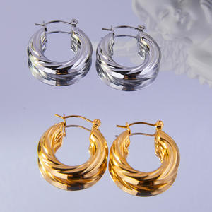 Pendientes de joyería clásica, nuevo diseño, acero inoxidable 316L de alta calidad, pendientes CC geométricos chapados en oro de 18 quilates para mujer - Product Image 2