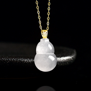 จี้หยกพม่าธรรมชาติรูปทรงน้ำเต้า ตัวล็อคทองคำ 18K ประดับด้วยหยกเกรดเยือกแข็ง ของตกแต่ง - Product Image 4