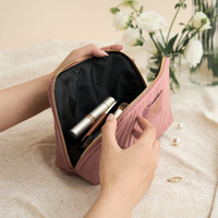 Pochette de voyage matelassée personnalisée avec logo, nouveau design, grande capacité, ouverte, portable, pour cosmétiques, durable, cadeaux pour demoiselles d'honneur, en velours