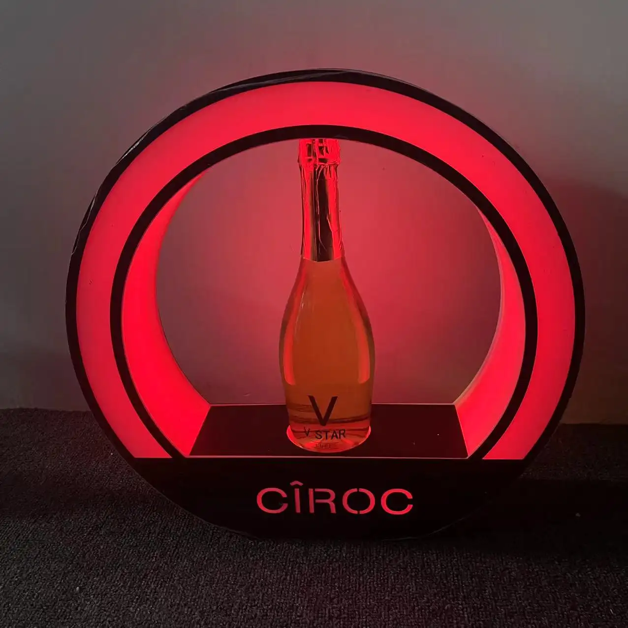 Venda quente Vip Ciroc Champagne LED garrafa glorificador Vip Display servindo suporte de garrafa para bar de festa