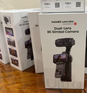 Insta360 Luna Ultra Standard/Creator Bundle AI Deep Track Rapid Focus Aktifkan Pelacakan Otomatis Target Terpusat Aktifkan Zoom Aktif Pelacakan