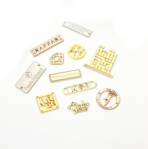 Etiquetas Metálicas 3D de Aleación para Ropa, Logotipo Grabado Personalizado, Etiquetas Pequeñas para Bolsos de Traje de Baño, Transferencias Plegables con Logotipo de Marca - Product Image 6