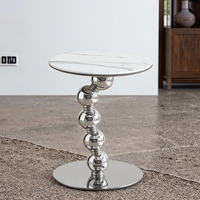 Design italien léger et luxueux Table d'appoint pour canapé de salon Style moderne Mobilier haut de gamme pour la maison Table d'angle en marbre et métal