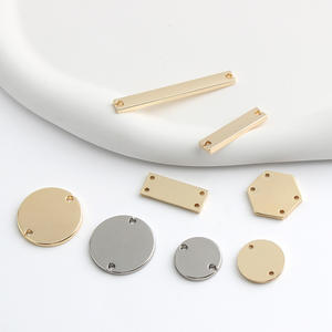 ผู้ผลิตป้ายโลหะสำหรับเสื้อผ้าและกล่องสัมภาระ ทำจากโลหะผสมสังกะสี - รับผลิตตามแบบมืออาชีพ - Product Image 4