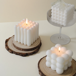 Cadeau d'anniversaire de haute qualité bougie mignonne parfumée à la cire de soja avec étui formes de cube en différentes couleurs bougies parfumées - Product Image 4