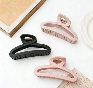 Flexible Large <b>Hair</b> <b>Claw</b> <b>Clips</b> Non Breakable DesignBendable Material Gentle on <b>Hair</b> Ideal for Everyday Styling - Product Image 3