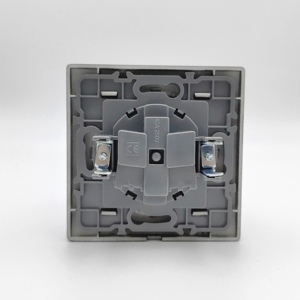 Ổ cắm điện tiêu chuẩn Châu Âu 2 chấu, nối đất kiểu Nga, chất liệu đồng thau, đạt chứng nhận CE, dòng điện định mức 10A/16A - Product Image 4