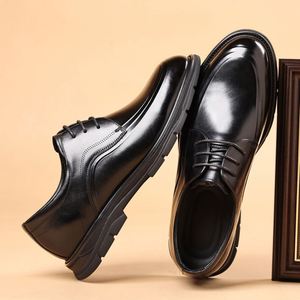 Chaussures habillées classiques en cuir véritable pour hommes, style européen, à enfiler, pour l'automne, idéales pour le travail et les mariages, tendance - Product Image 1