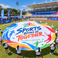 Drapeau personnalisé durable résistant à la décoloration pour événements professionnels, imprimé par sublimation thermique avec logo sur mesure