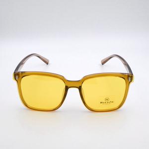 <span class=keywords><strong>Gafas</strong></span> <span class=keywords><strong>de</strong></span> Sol Unisex 2235 Ligeras con Montura Completa Cuadrada, Lentes con Patrón Sólido, Protección Solar Magnética para Uso Diario - Product Image 3