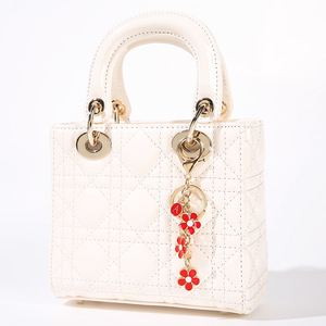 Bá<span class=keywords><strong>n</strong></span> Buô<span class=keywords><strong>n</strong></span> <span class=keywords><strong>C</strong></span>ủa Thời Trang <span class=keywords><strong>M</strong></span>ới Hai <span class=keywords><strong>M</strong></span>ặt Thư Hoa <span class=keywords><strong>M</strong></span>ó<span class=keywords><strong>c</strong></span> Khóa Cho Phụ <span class=keywords><strong>N</strong></span>ữ Và Phụ <span class=keywords><strong>N</strong></span>ữ <span class=keywords><strong>C</strong></span>ủa Ba Lô Hoa <span class=keywords><strong>M</strong></span>ặt Dây Chuyề<span class=keywords><strong>n</strong></span> Và <span class=keywords><strong>M</strong></span>ó<span class=keywords><strong>c</strong></span> Chìa Khóa - Product Image 3