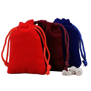 Chất Lượng Cao Nhỏ Màu Xám Nhung Vải Bọc Túi Quà Tặng 7*9Cm Dập Nổi Biểu Tượng Kéo Sợi Dây thừng Đồ Trang Sức Bao Bì Pouch Với Hiển Thị - Product Image 1
