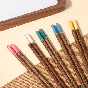 Palillos de bambú y madera Yuanjin, con punta colorida antideslizante, para servir en el hogar, de color sólido y forma redonda. - Product Image 3