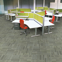 Großhandel Rutschfeste Kommerzielle Polypropylen 50x50 Quadratische Teppichfliesen mit PVC-Rücken und Individuellem Muster für Büroböden