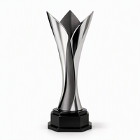 Trophée sportif 3D en métal poli Barb Netal, lames torsadées argentées effet miroir, agglomérées sur une base ronde, pour récompenses de tournois