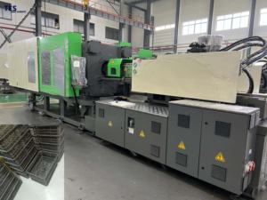 Petite machine de moulage par injection pour produits plastiques ménagers, fabrication de contenants alimentaires, de buses et de cuillères - Product Image 4