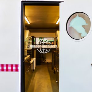 Remorque de camion-restaurant à pizza OEM, four et aménagement d'espace de travail personnalisables, structure en acier inoxydable avec roues, vente en gros directe d'usine - Product Image 5