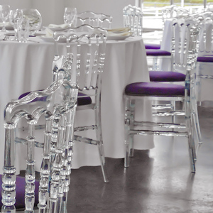 Sedie Chiavari in Acrilico Trasparente, Vendita all'Ingrosso per Eventi con Struttura Rigida - Product Image 1