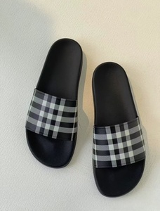 Sandalias de Diseñador a Cuadros de Alta Calidad al por Mayor de Fábrica para Hombre y Mujer, Sandalias de Playa Modernas y Cómodas - Product Image 3