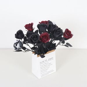 Ramo de Rosas Negras Artificiales para Decoraciones Góticas de Halloween con Detalles Rojos y Blancos en Arreglo de Jarrón - Product Image 2