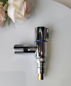 Robinet d'angle moderne en acier inoxydable pour machine <span class=keywords><strong>à</strong></span> laver avec vanne d'arrêt automatique et connecteur universel <span class=keywords><strong>à</strong></span> <span class=keywords><strong>clipser</strong></span> - Product Image 1