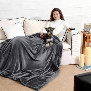 Manta Personalizada con Logotipo, Manta de Felpa Reversible Premium a Prueba de Derrames, 100% Impermeable para Cama, Sofá - Product Image 2