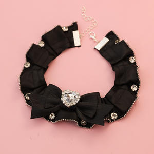 <span class=keywords><strong>Collar</strong></span> de lujo de poliéster para mascotas, toalla para la saliva de gatos y perros pequeños, con encaje, pedrería, lazo y estampado de amor, en blanco y negro, para todas las estaciones. - Product Image 6