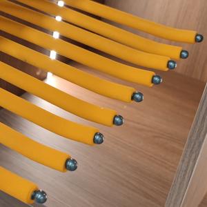 Porte-pantalon coulissant latéral pour armoire en fer avec fermeture amortie et design mobile Gris + Orange – Optimisez l'espace pour vos vêtements - Product Image 4