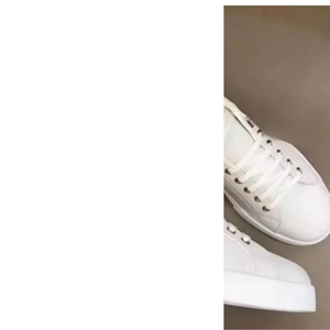 Baskets basses en cuir blanc avec talon doré, personnalisables avec logo, pour hommes et femmes - Product Image 3