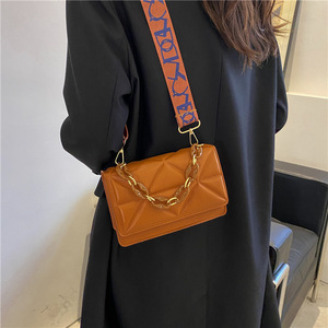 <span class=keywords><strong>Sac</strong></span> à <span class=keywords><strong>main</strong></span> d'hiver en PU, style simple et décontracté, nouvelle collection 2025, rétro, personnalisé, avec <span class=keywords><strong>large</strong></span> bandoulière, <span class=keywords><strong>sac</strong></span> à bandoulière unique, chaîne, carré moyen - Product Image 4