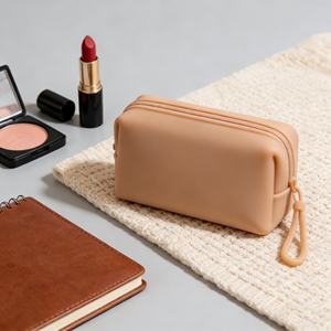 Sac cosmétique en silicone personnalisé avec logo promotionnel, grand format, multifonctionnel, carré, pochette de rangement pour articles de toilette de voyage - Product Image 5