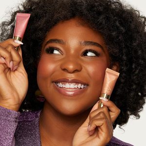 Rubor en Crema Tarte Glowing Cheeks, Rubor en Barra Glow Duo, <span class=keywords><strong>Iluminador</strong></span>, Protector Solar, Mineral Ligero - Product Image 6