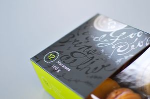 Hộp Macaron với thiết kế ngăn kéo trượt thanh lịch có tính năng rõ ràng cửa sổ tại chỗ lớp phủ UV cho sô cô la món tráng miệng cao cấp bao bì Quà Tặng - Product Image 3