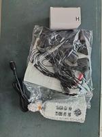 Système de siège intérieur de luxe avec écran de massage dissimulé, port de charge pour téléphone, télécommande, vibrateur, coussin chauffant, canapé-lit