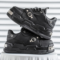 En 2025, les chaussures de skate rétro à semelle épaisse et rehaussantes pour hommes deviendront un succès. Ces nouveaux articles décontractés haut de gamme blancs