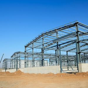 Entrepôt moderne <span class=keywords><strong>en</strong></span> structure acier PEB sur mesure avec conception <span class=keywords><strong>à</strong></span> portée libre et résistance sismique pour ateliers - Product Image 2