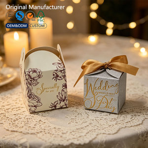 Boîte à bonbons en chocolat personnalisée avec logo, forme carrée, matériaux recyclés, avec ruban, cadeaux de mariage pour les invités, finition dorée - Product Image 2