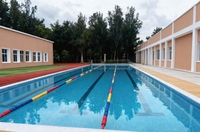 Piscine Modulaire Sur Mesure en Acier Zn-Al-Mg pour Écoles avec Isolation Thermique 5 Faces Assemblage Rapide Garantie 15 Ans