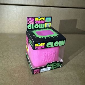 Cube Lumineux NeeDoh à Vendre : Jouet Anti-Stress Sensoriel à Rebond Lent en Maltose - Product Image 2