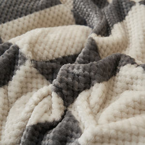 Juego <span class=keywords><strong>de</strong></span> Ropa <span class=keywords><strong>de</strong></span> Cama <span class=keywords><strong>de</strong></span> <span class=keywords><strong>Franela</strong></span> Gruesa Tamaño Queen RTS, Diseño <span class=keywords><strong>de</strong></span> Cuadros, Forro Polar, Jacquard, <span class=keywords><strong>Funda</strong></span> <span class=keywords><strong>de</strong></span> Edredón Cálida <span class=keywords><strong>de</strong></span> 5 kg, 3/4 Piezas - Product Image 3