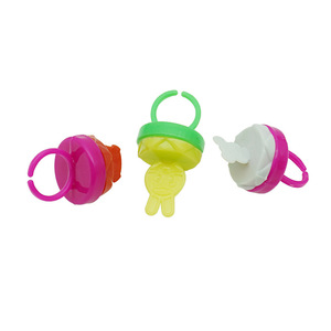 Barato 12 modelos <span class=keywords><strong>de</strong></span> anillos del zodiaco anillos <span class=keywords><strong>de</strong></span> dibujos animados pequeño juguete promocional <span class=keywords><strong>de</strong></span> plástico para jugar a las casitas juguetes <span class=keywords><strong>de</strong></span> simulación - Product Image 3