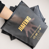 Maßgefertigte Schwarze Mattierte Reißverschlusstasche für Kleidungsverpackungen mit Aufgedrucktem Logo Wiederverschließbarer Schiebeverschluss