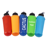 Bouteille souple d'eau pour la course à pied avec valve de boisson, gourde d'hydratation pliable anti-fuite pour le sport et le trail running