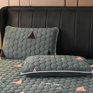 Nueva cubierta de cama de terciopelo de Color sólido asequible directa de fábrica, colcha de algodón con Clip de terciopelo de leche para dormitorio, colcha estampada de franela - Product Image 3