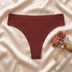 Culottes string côtelées sans couture pour femmes, couleur unie, taille basse, sexy, respirantes, pour le yoga et le sport, vente en gros - Product Image 3