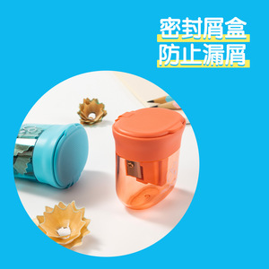 Deli Three Hole Pencil Sharpener For Kids And Students Portable Manual Plastic Geometric Design - Product Image 4