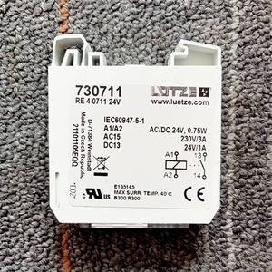 Relais de sécurité Schmersal SRB-E-402EM, tension de la bobine 24V, utilisation industrielle mécanique - Product Image 1